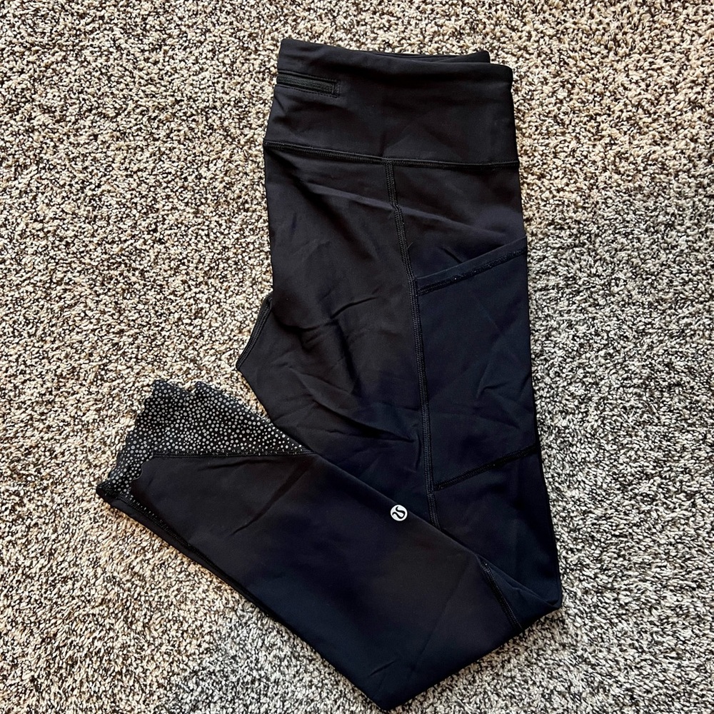 Lululemon Size 8 Tight Stuff Scallop Hem Leggings